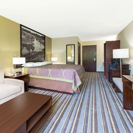 Super 8 By Wyndham Perry Hotel Bagian luar foto