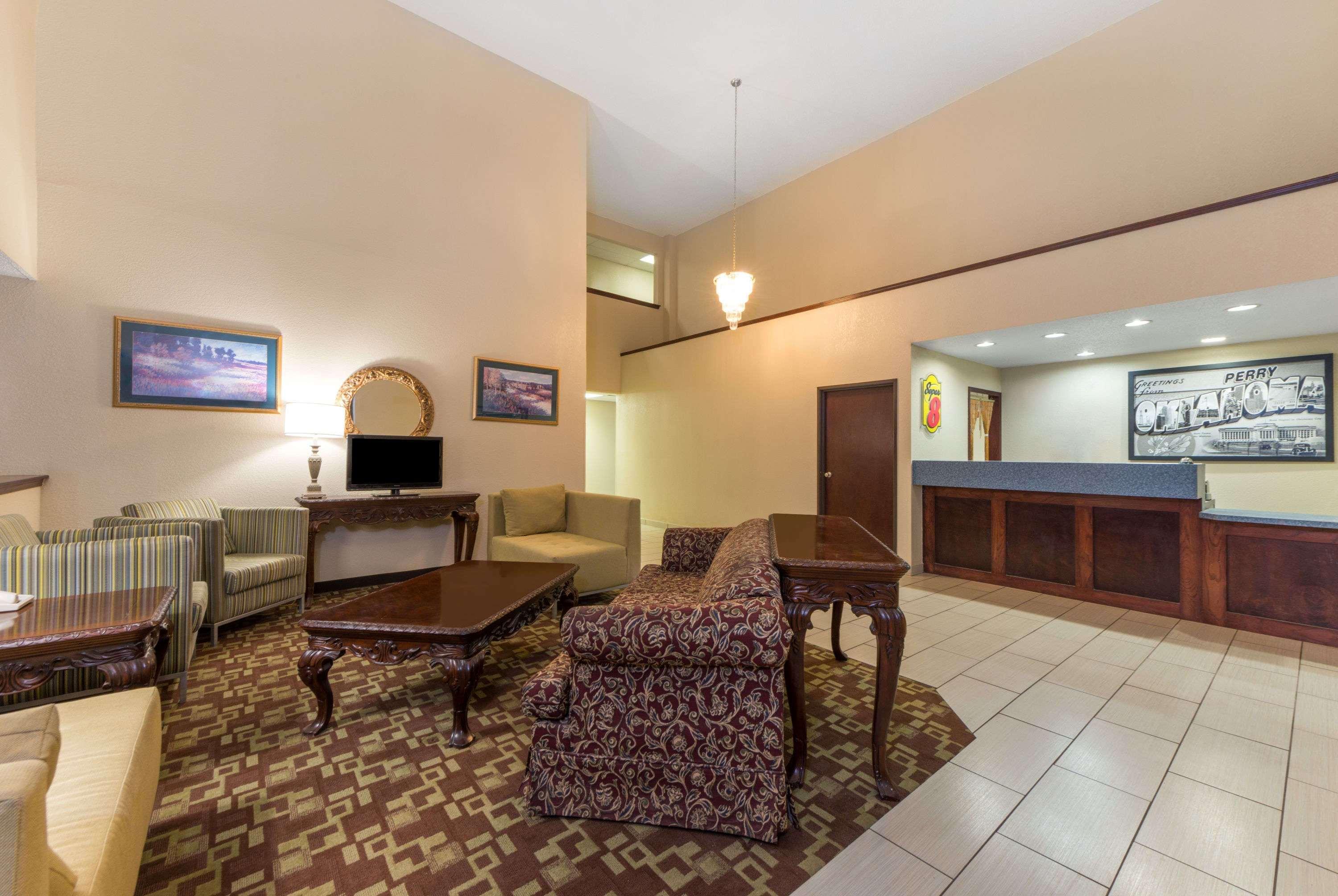 Super 8 By Wyndham Perry Hotel Bagian luar foto